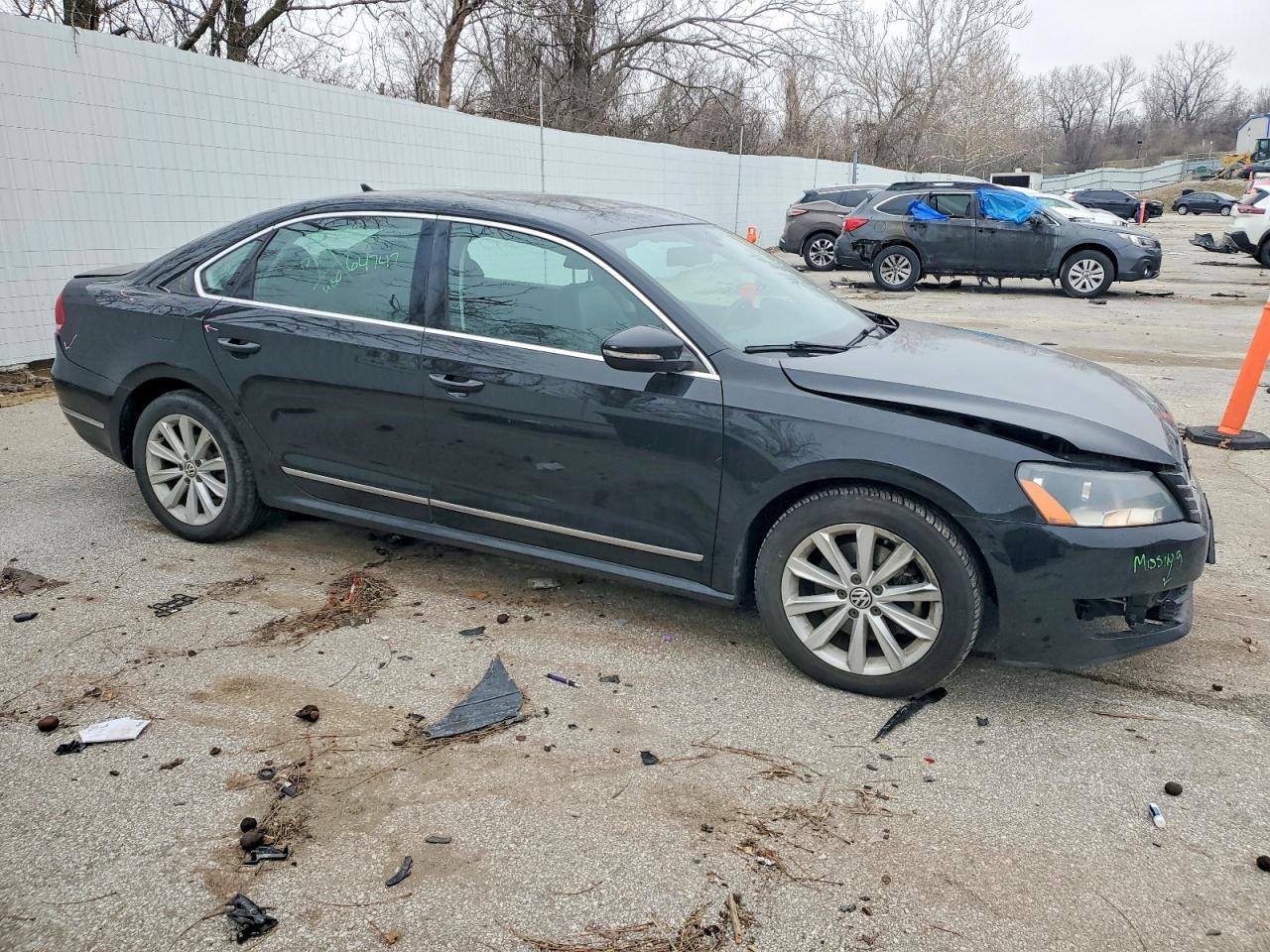 2012 VOLKSWAGEN PASSAT SEL photo 4