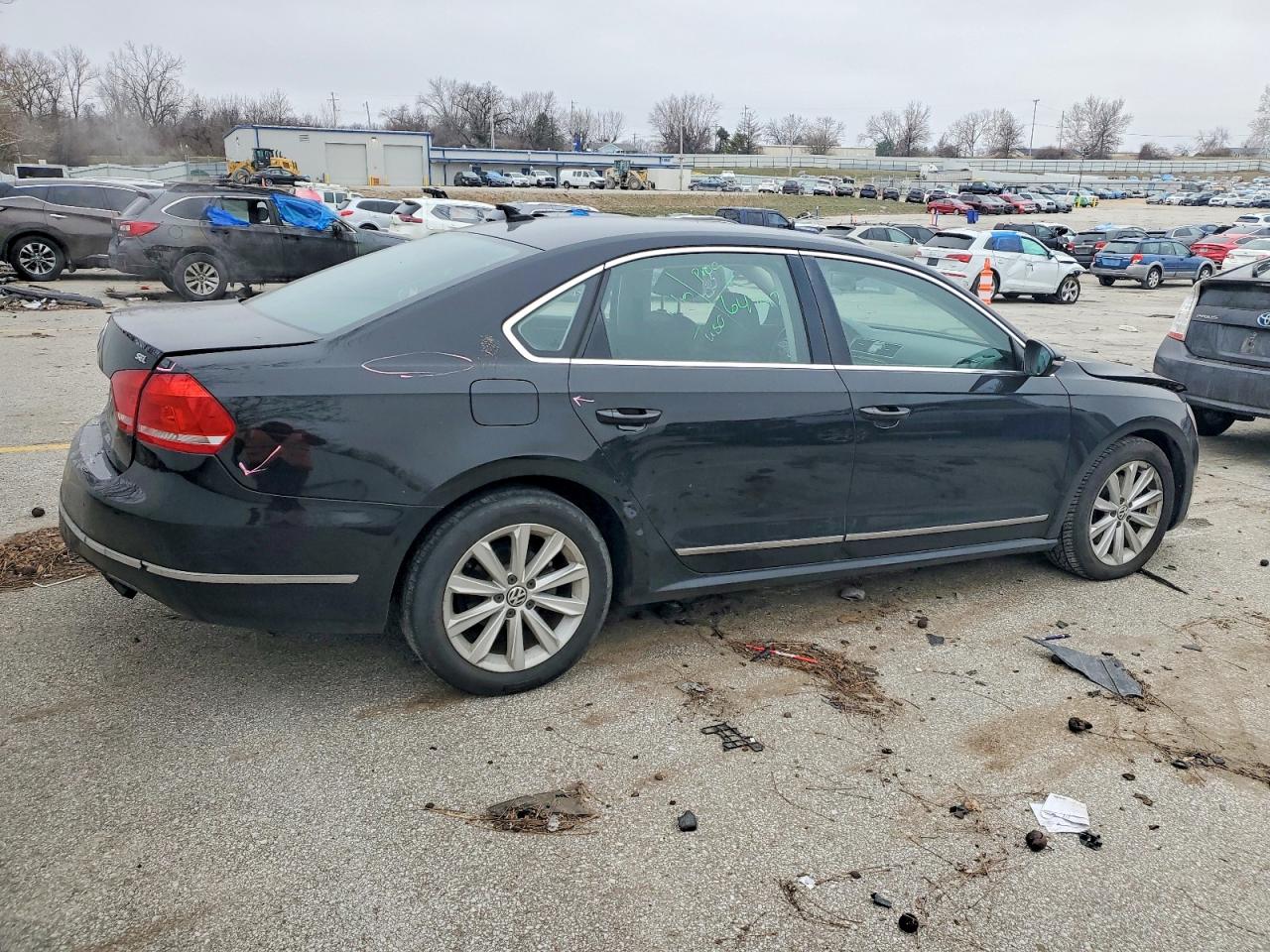 2012 VOLKSWAGEN PASSAT SEL photo 3