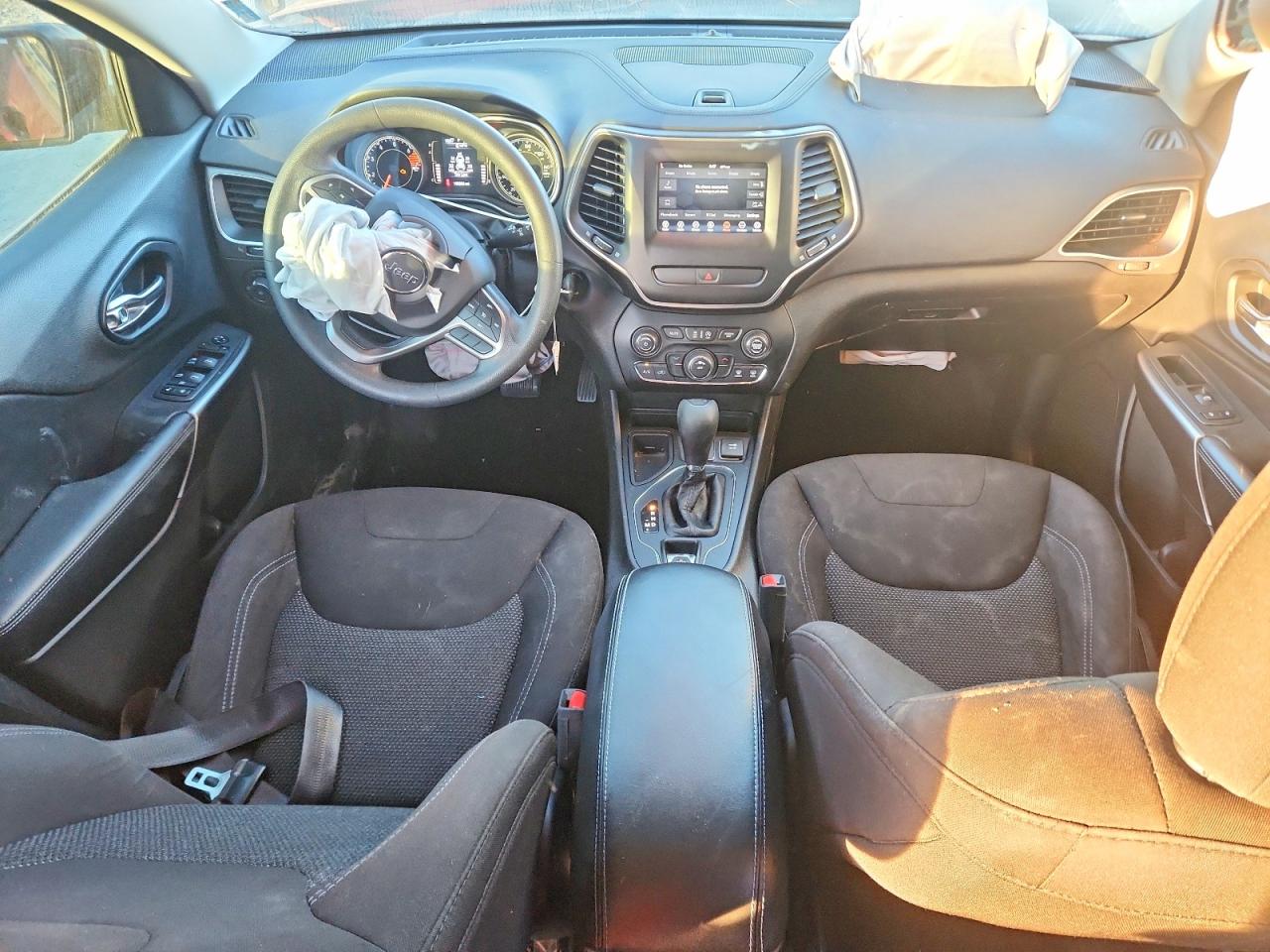 2019 JEEP CHEROKEE LATITUDE photo 8