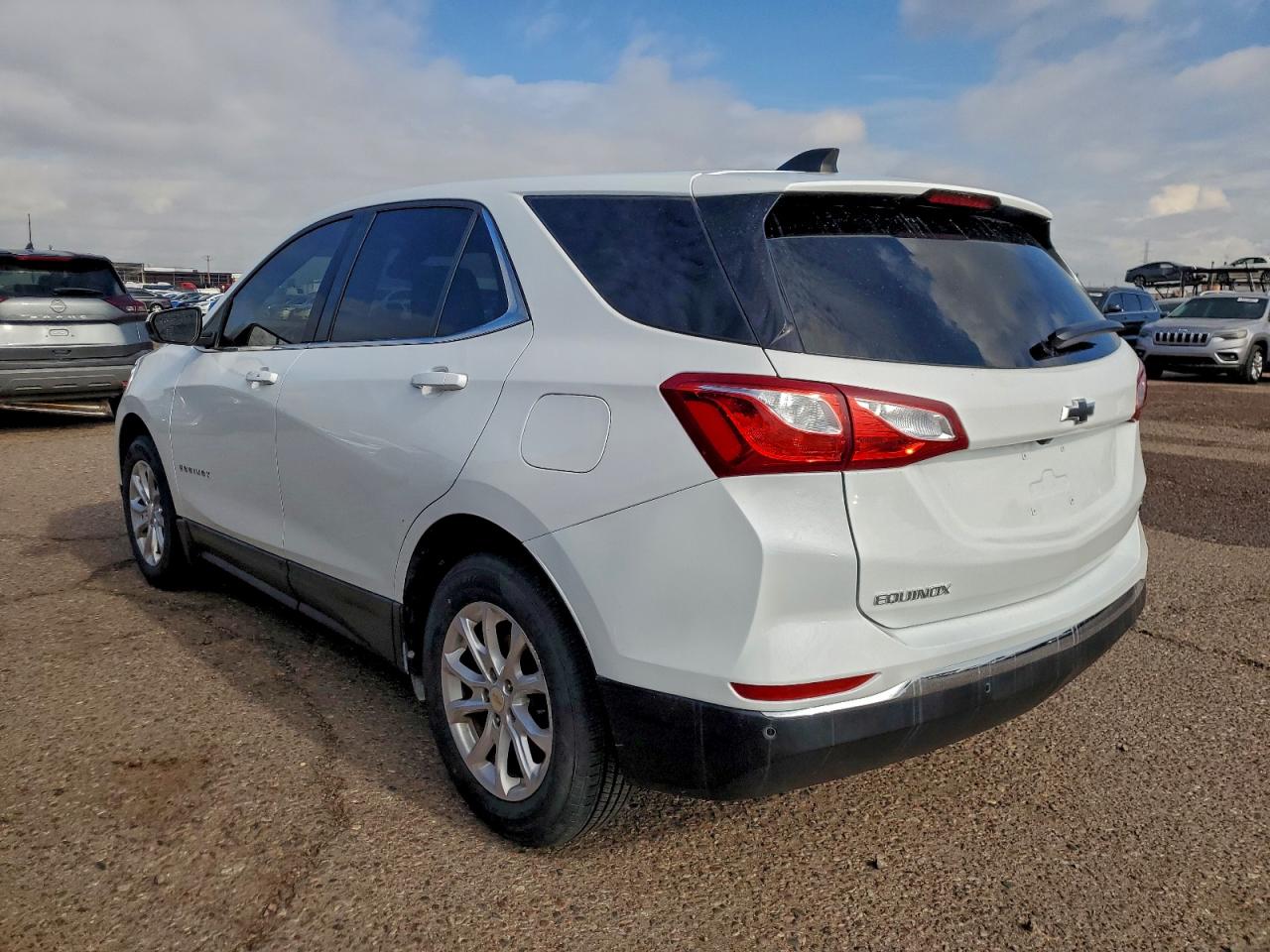 2020 CHEVROLET EQUINOX LT photo 2