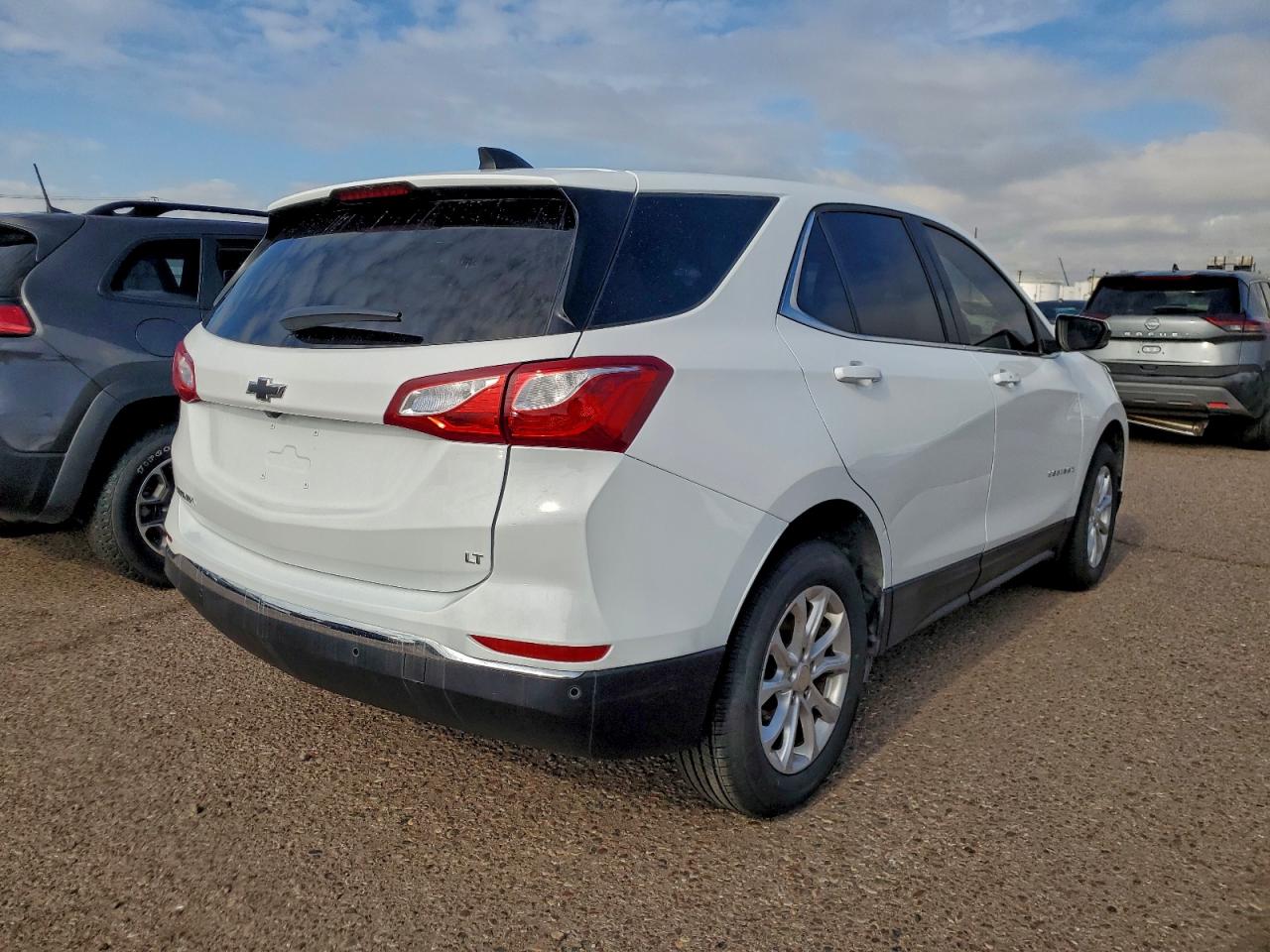 2020 CHEVROLET EQUINOX LT photo 3