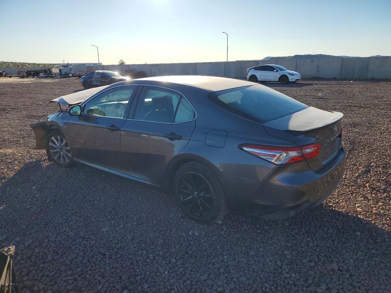 2019 TOYOTA CAMRY L photo 2
