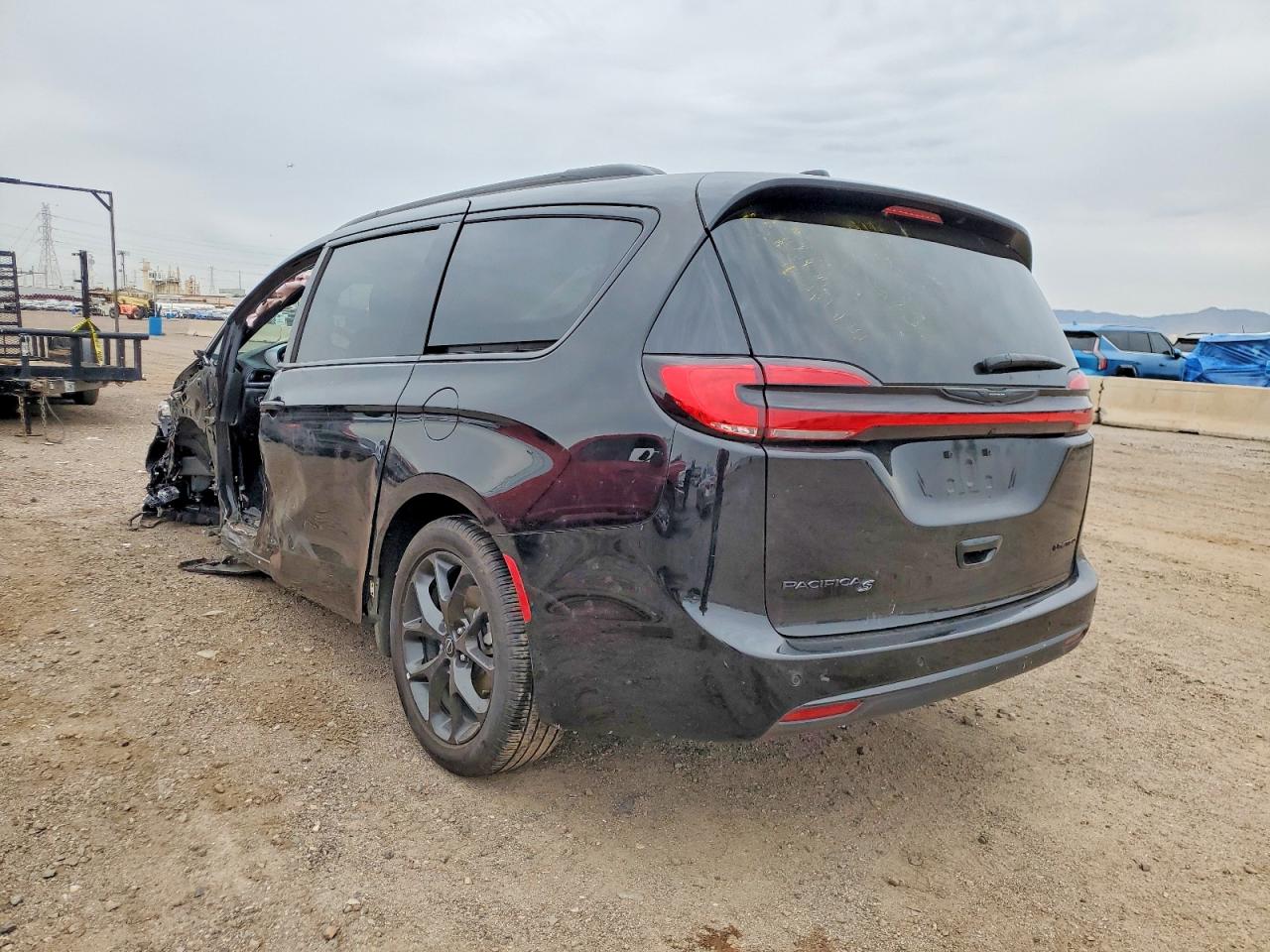 2025 CHRYSLER PACIFICA LIMITED photo 2