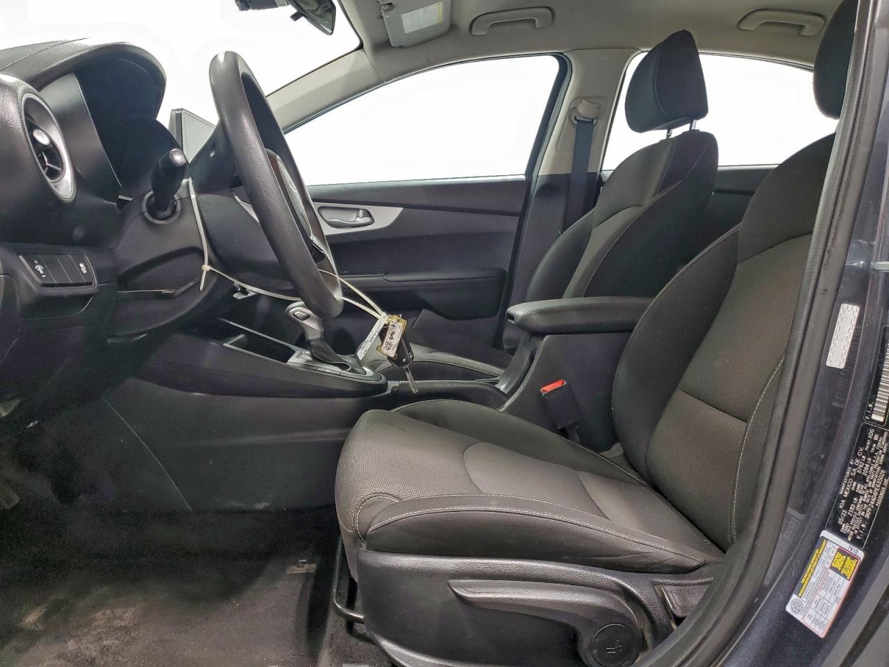 2023 KIA FORTE LX photo 7
