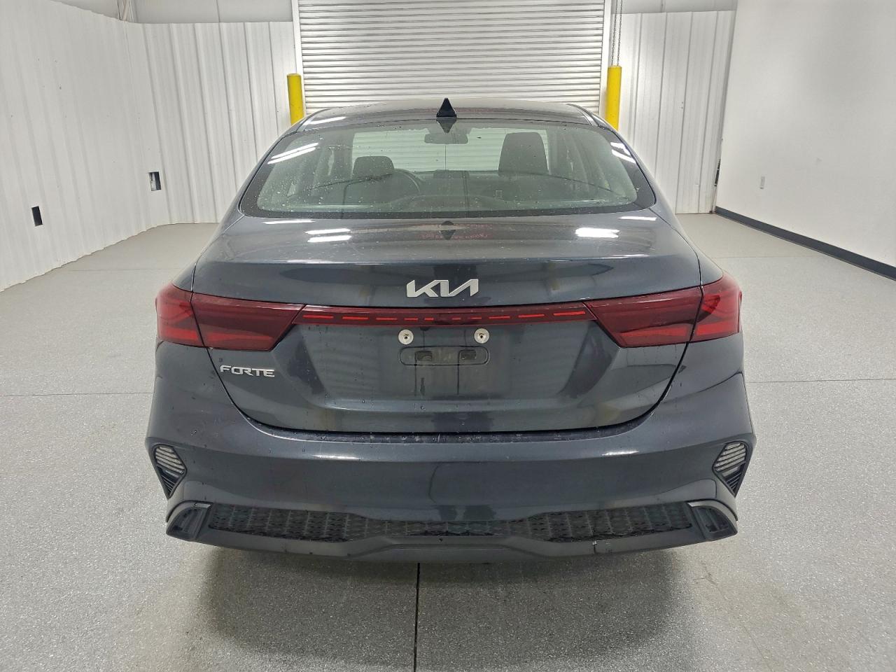 2023 KIA FORTE LX photo 6