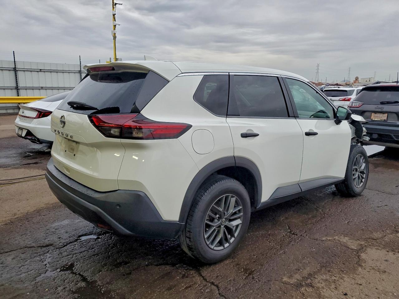 2021 NISSAN ROGUE S photo 3