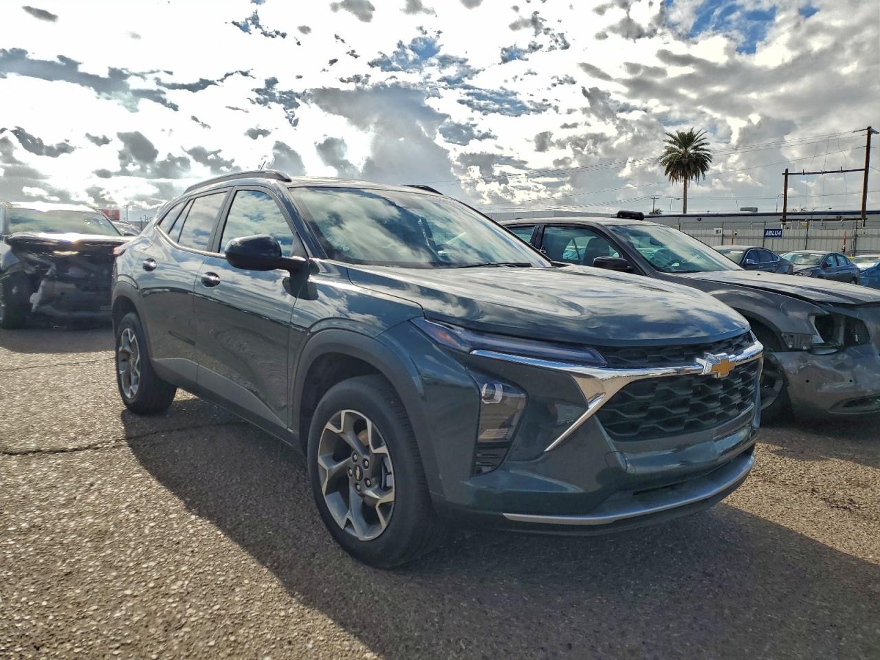 2025 CHEVROLET TRAX 1LT photo 4