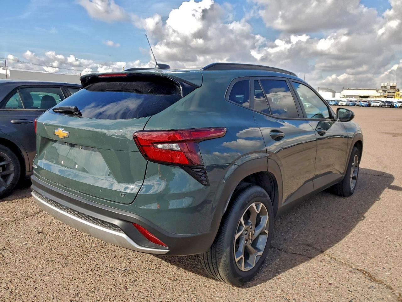 2025 CHEVROLET TRAX 1LT photo 3