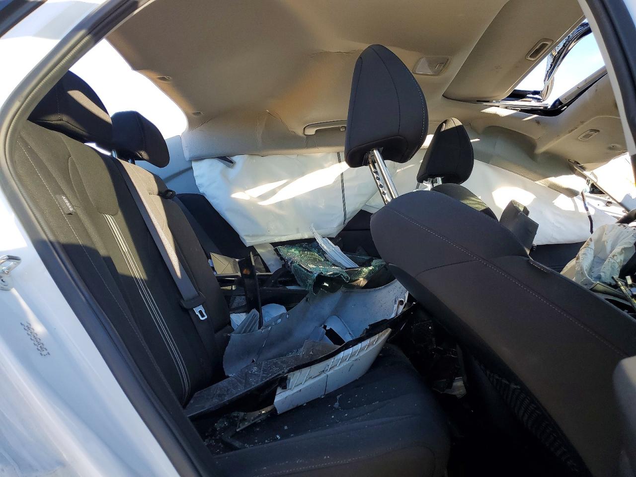 2024 HYUNDAI ELANTRA SEL photo 19