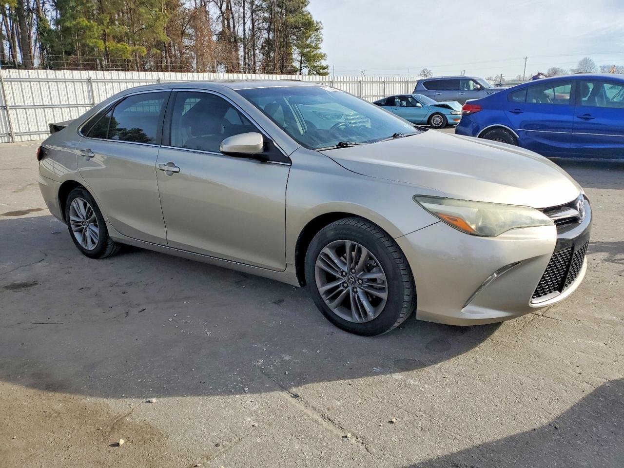 2015 TOYOTA CAMRY SE photo 7