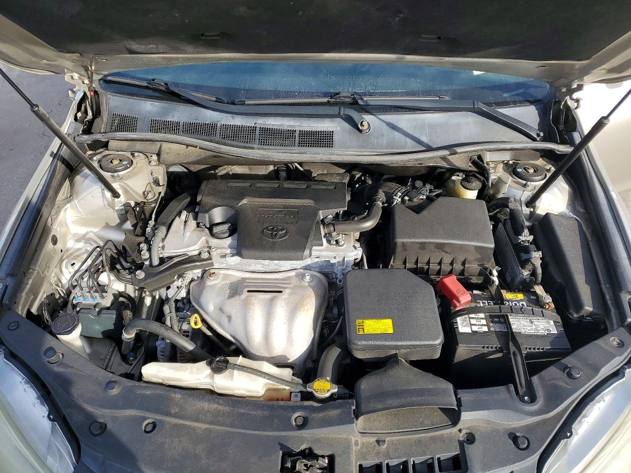 2015 TOYOTA CAMRY SE photo 21