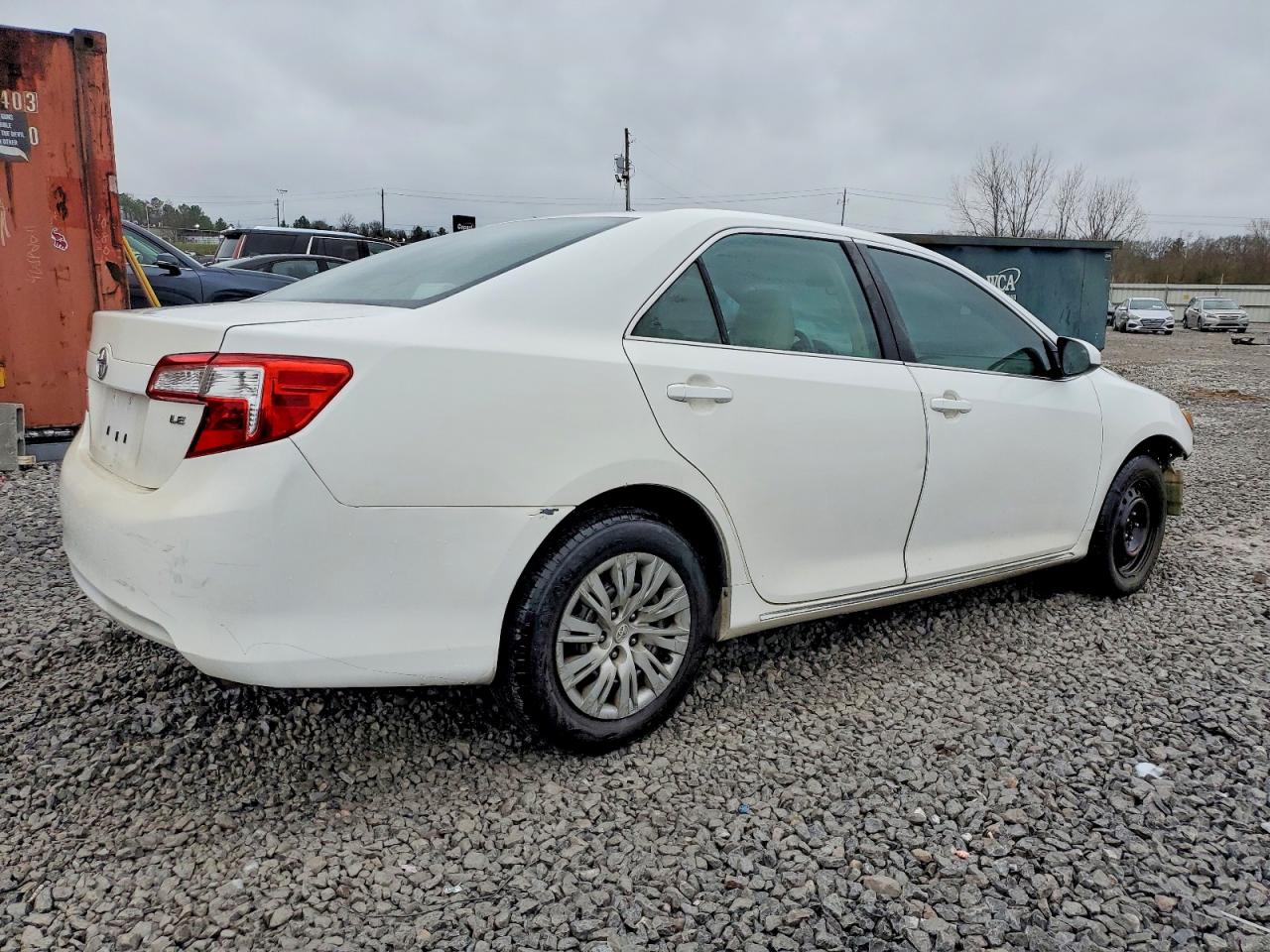 2012 TOYOTA CAMRY LE photo 3