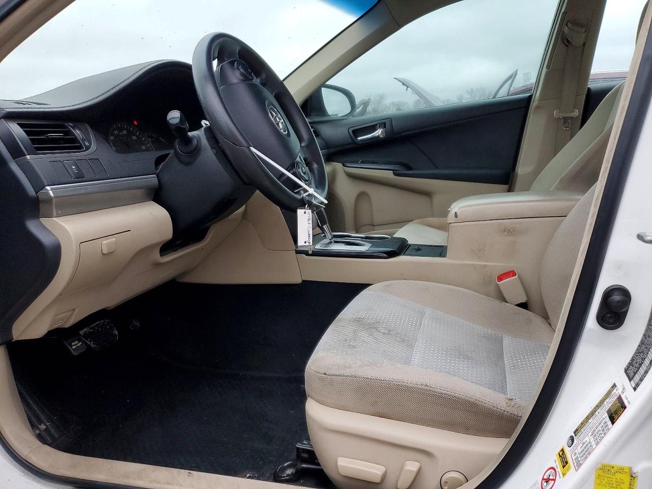 2012 TOYOTA CAMRY LE photo 7