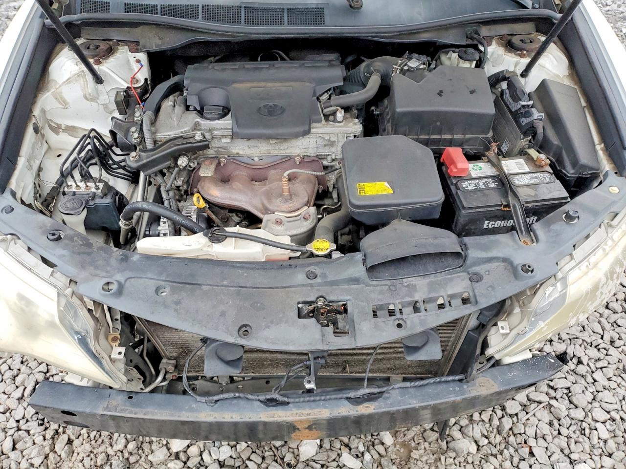 2012 TOYOTA CAMRY LE photo 11