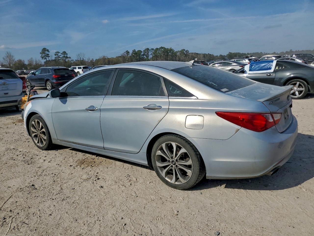 2013 HYUNDAI SONATA SE photo 2