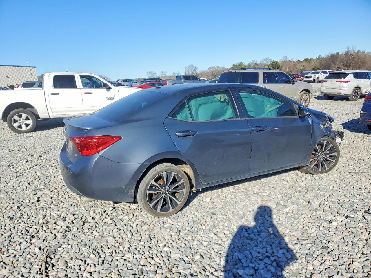 2018 TOYOTA COROLLA L photo 3