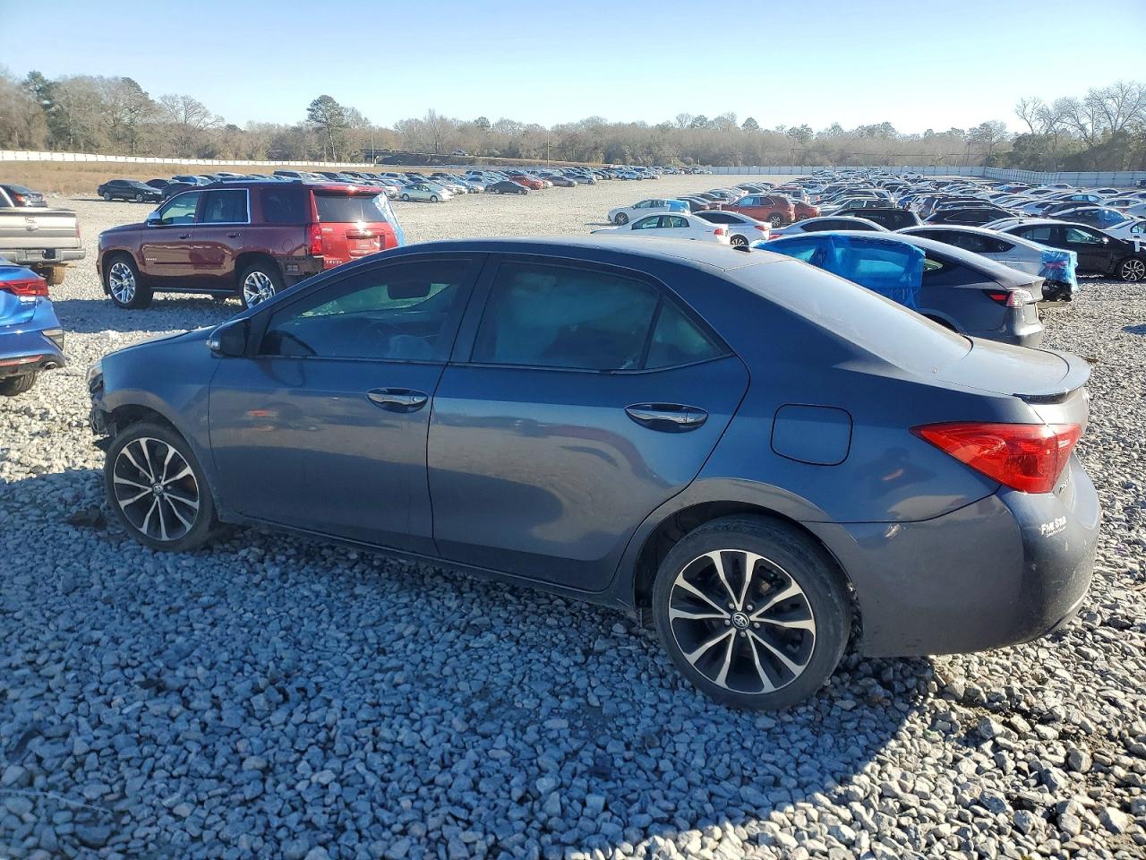 2018 TOYOTA COROLLA L photo 2