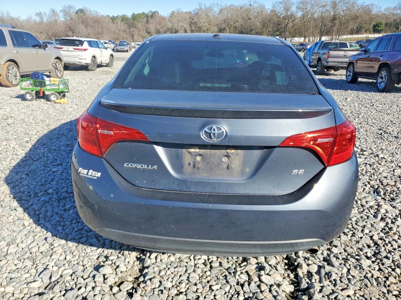 2018 TOYOTA COROLLA L photo 6