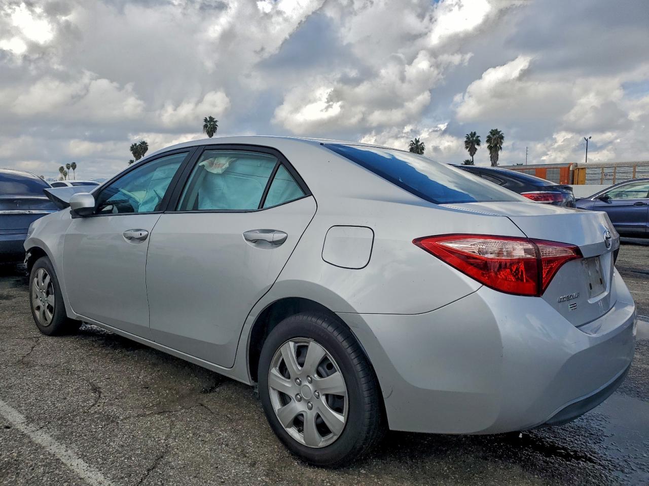 2018 TOYOTA COROLLA L photo 2