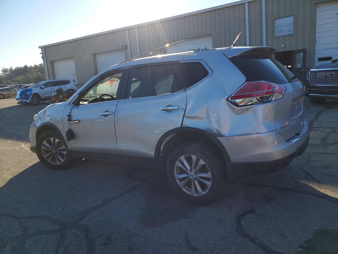 2014 NISSAN ROGUE S photo 2