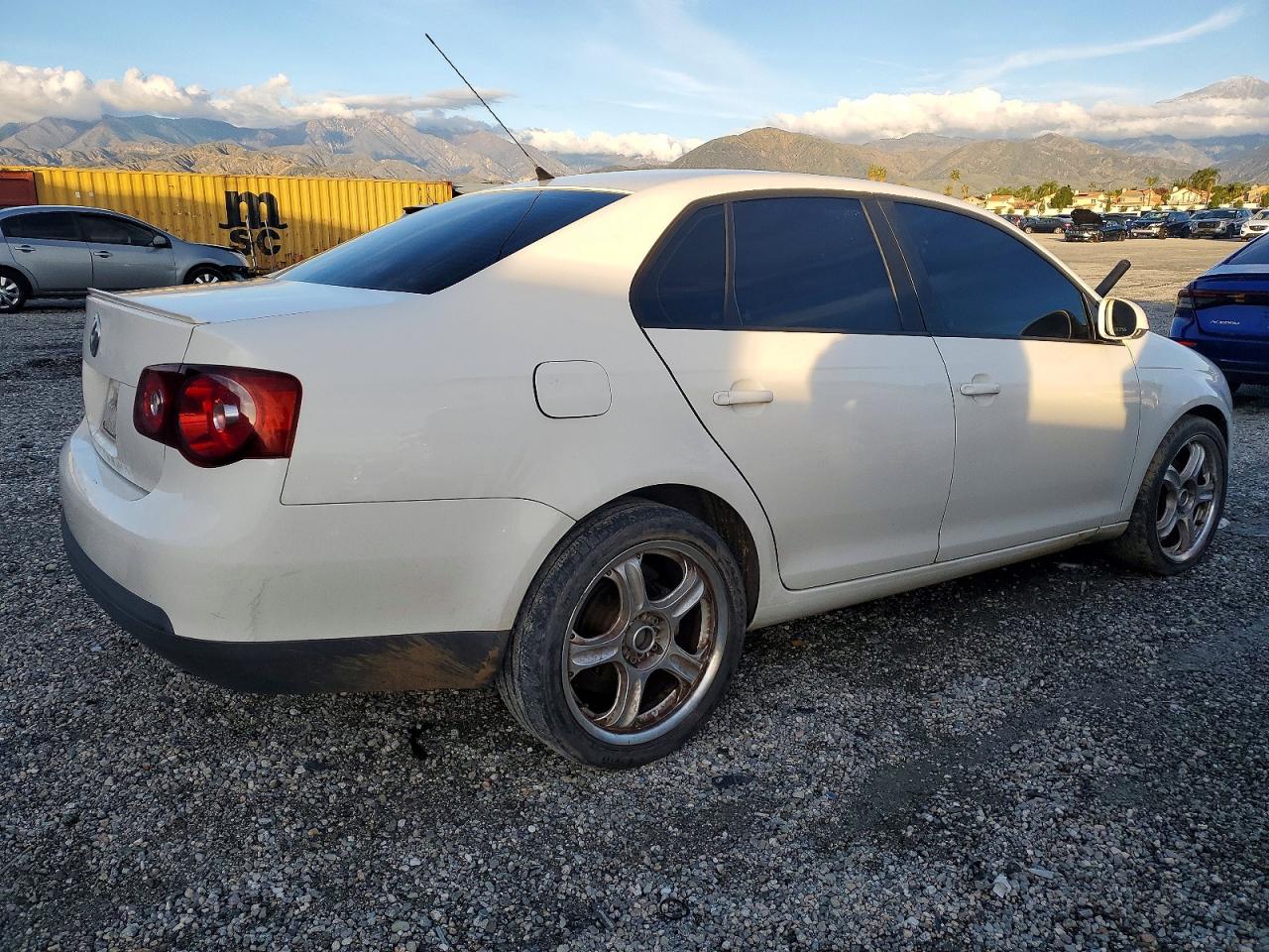 2009 VOLKSWAGEN JETTA S photo 3