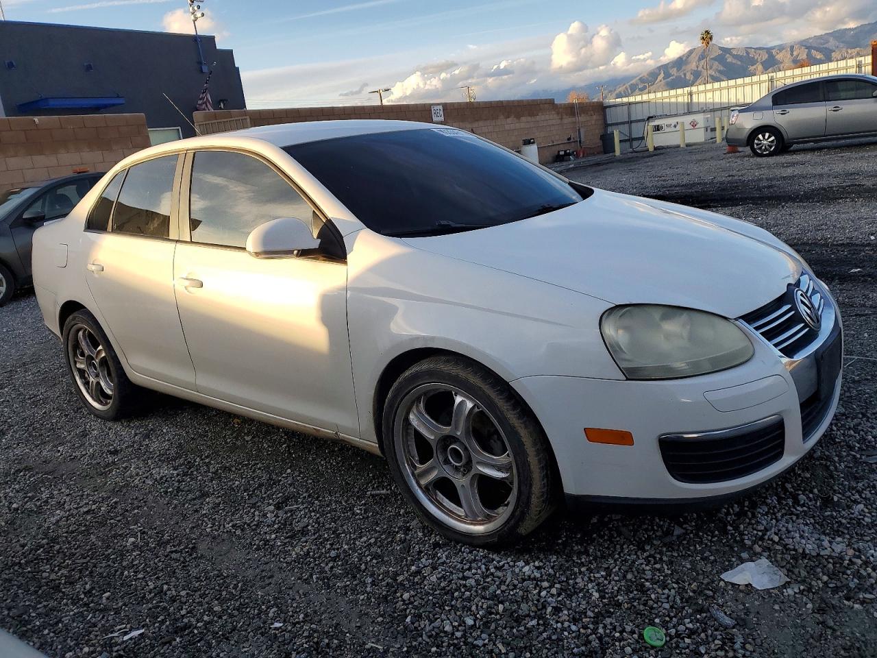 2009 VOLKSWAGEN JETTA S photo 4