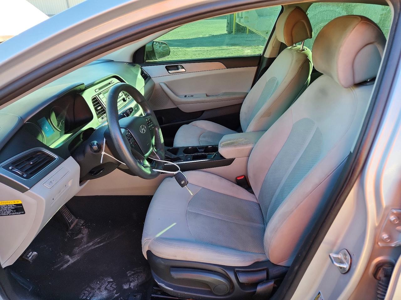 2015 HYUNDAI SONATA SE photo 7