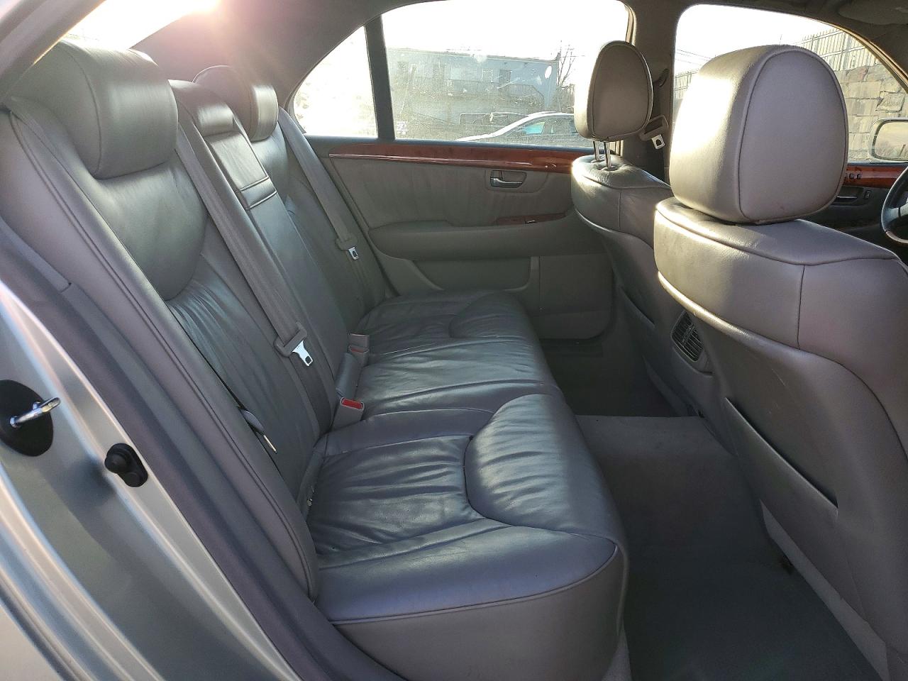 2002 LEXUS LS 430 photo 10