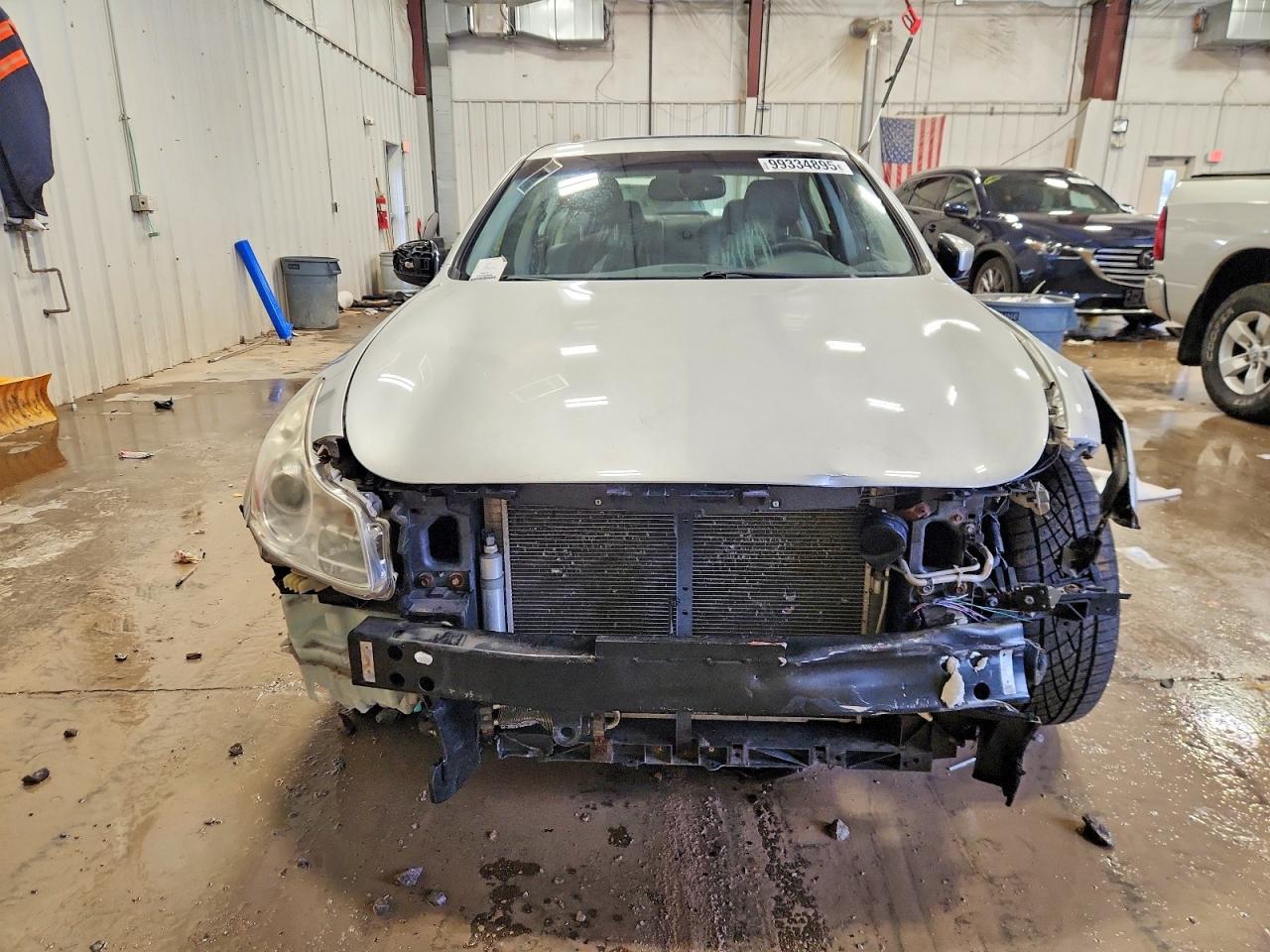 2009 INFINITI G37 photo 5