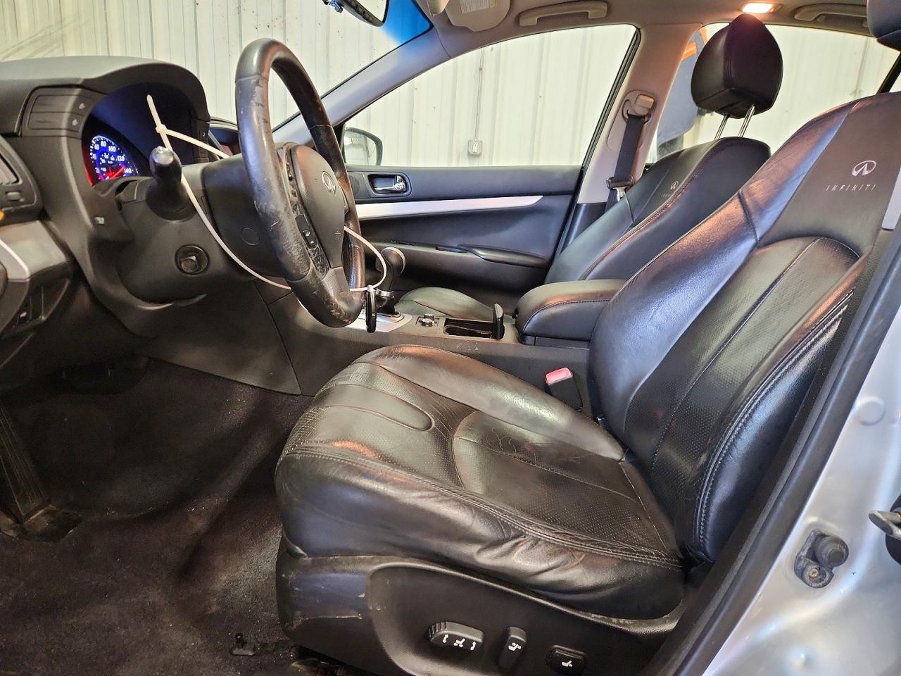 2009 INFINITI G37 photo 7