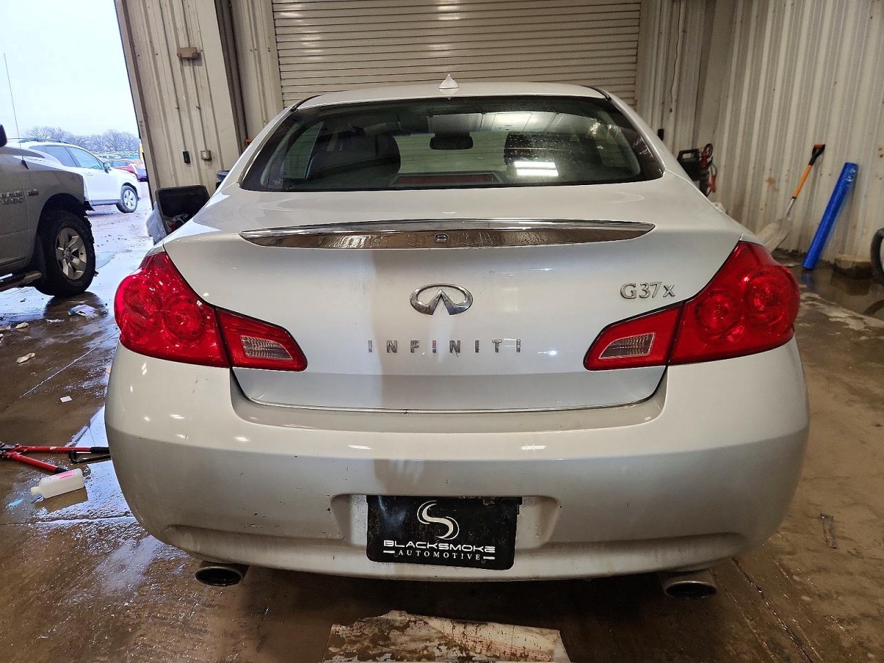 2009 INFINITI G37 photo 6