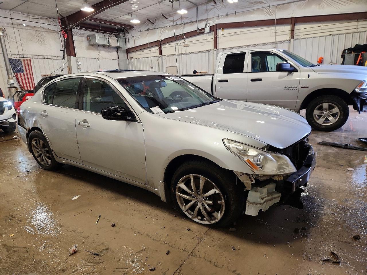 2009 INFINITI G37 photo 4