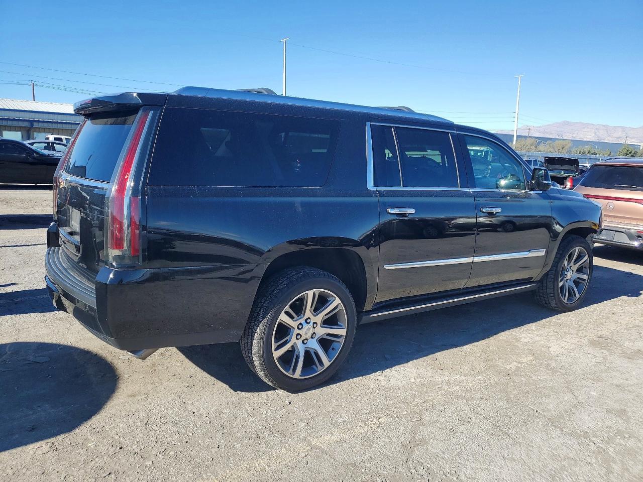 2016 CADILLAC ESCALADE ESV PREMIUM photo 5