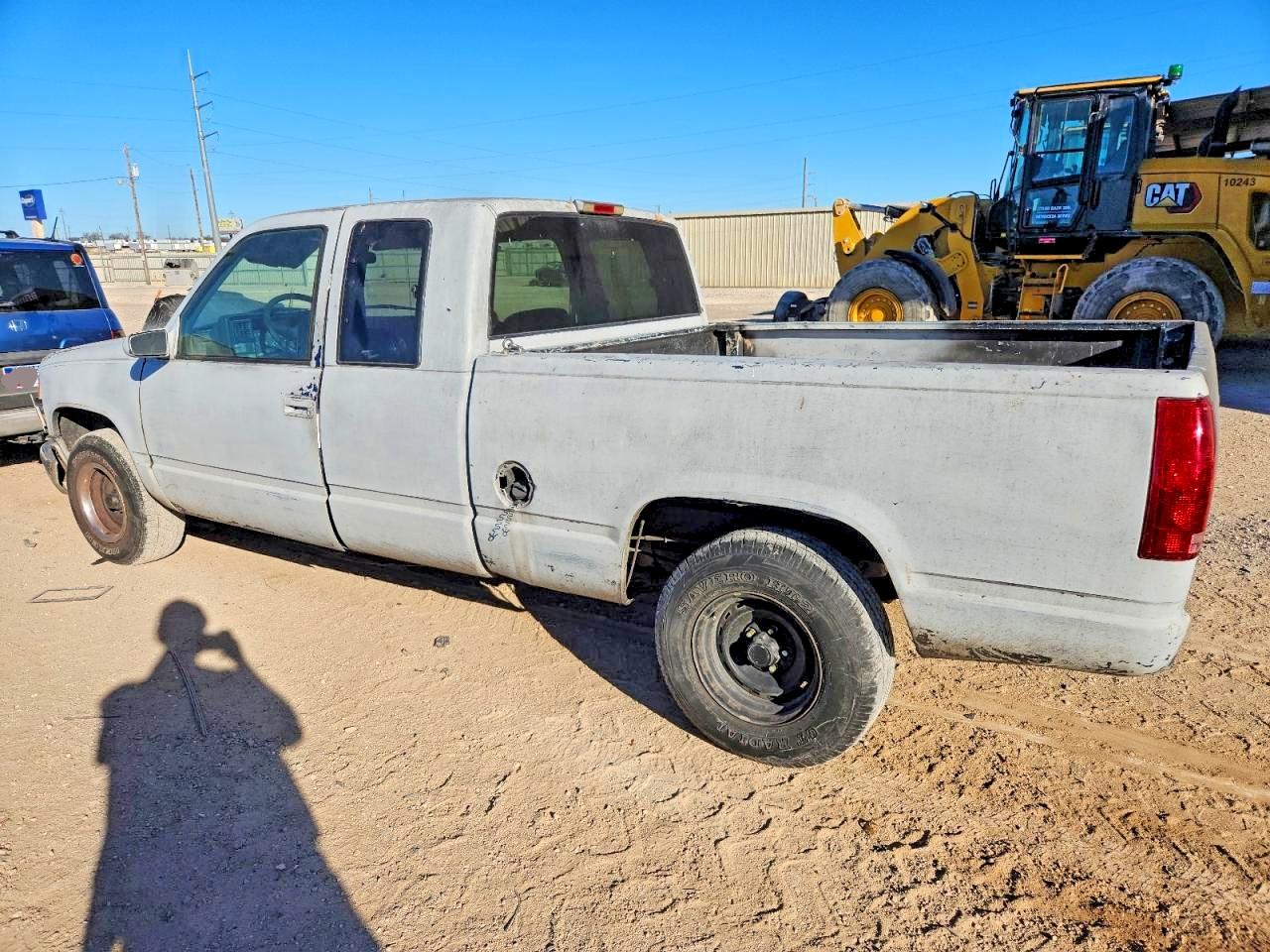 1994 CHEVROLET GMT-400 C1500 photo 2