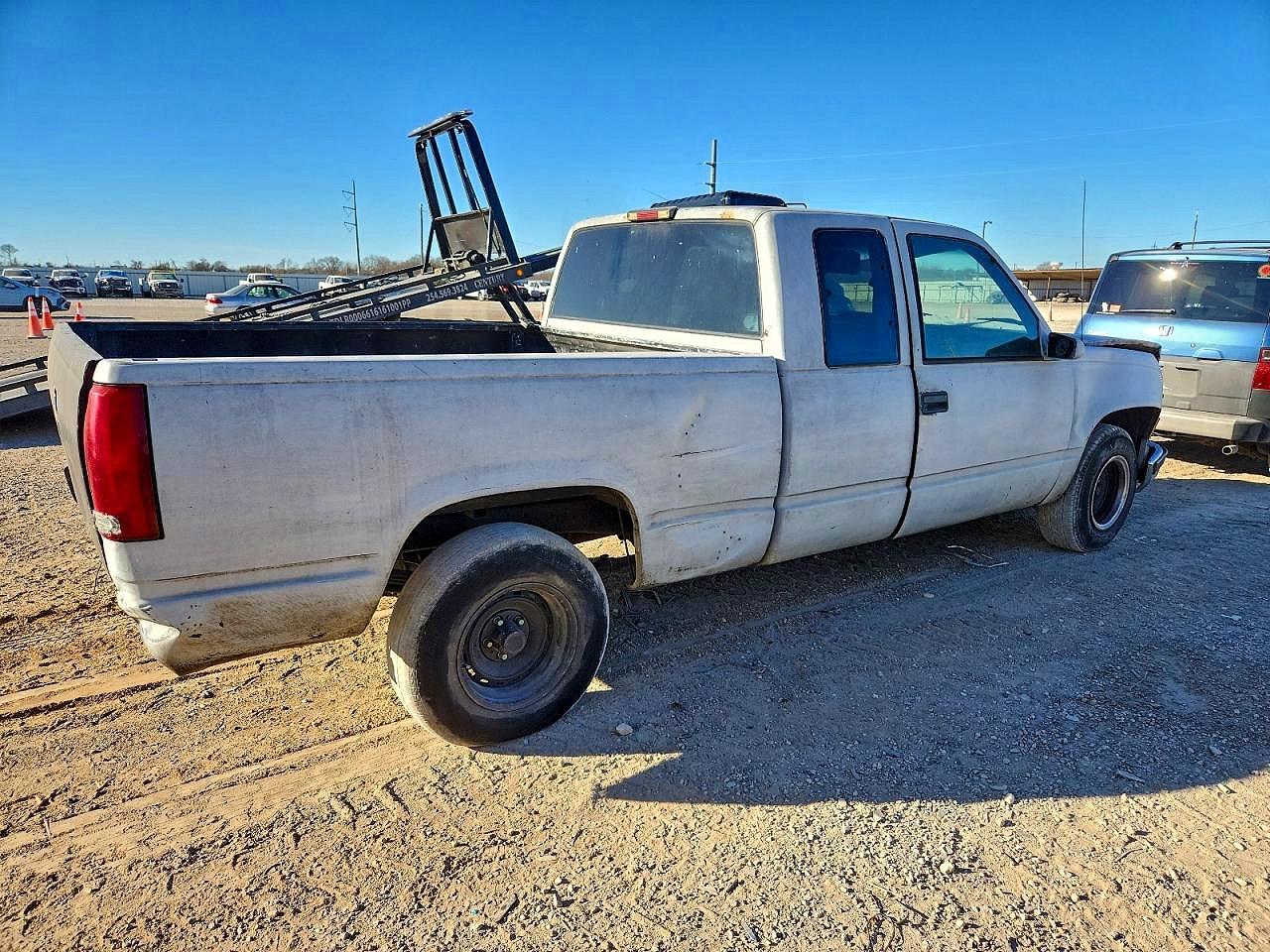 1994 CHEVROLET GMT-400 C1500 photo 3