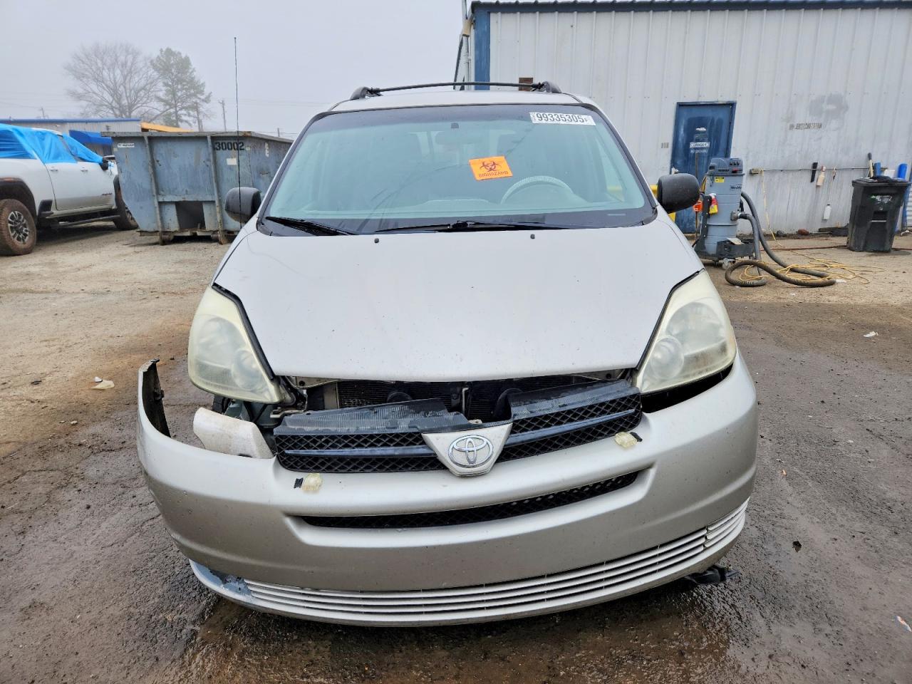 2004 TOYOTA SIENNA LE 8 PASSENGER photo 5