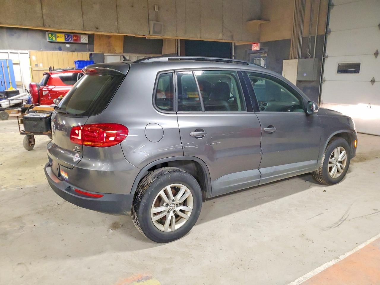 2016 VOLKSWAGEN TIGUAN S photo 3