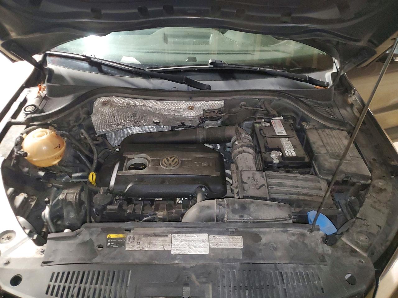2016 VOLKSWAGEN TIGUAN S photo 12
