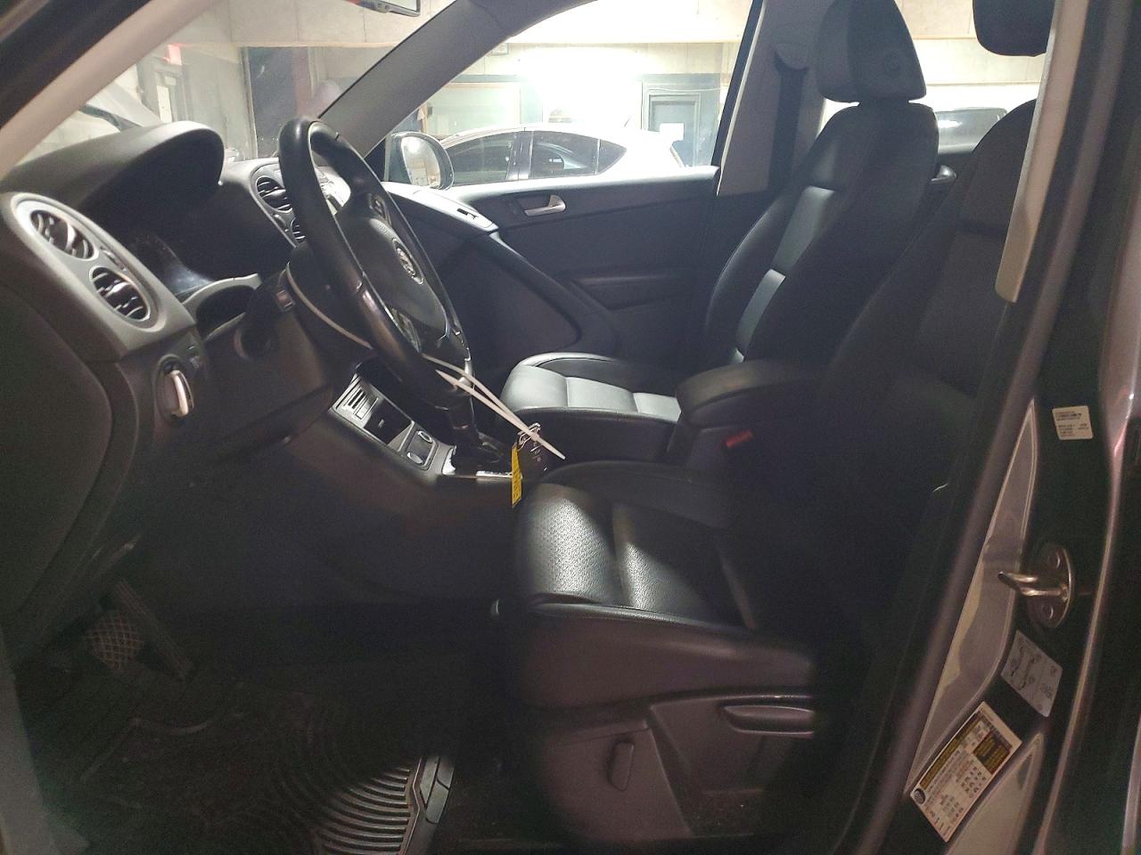 2016 VOLKSWAGEN TIGUAN S photo 7