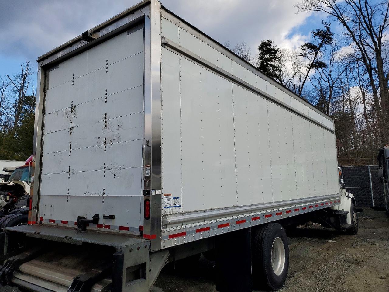 2019 FREIGHTLINER M2 106 MED - BOX TRUCK photo 3