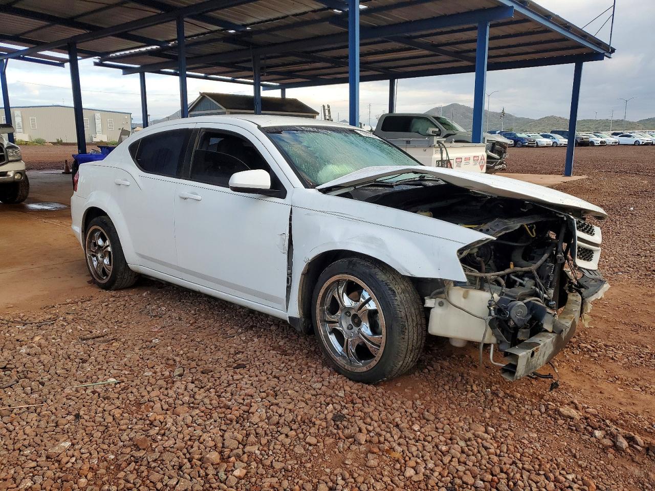 2013 DODGE AVENGER SXT photo 4