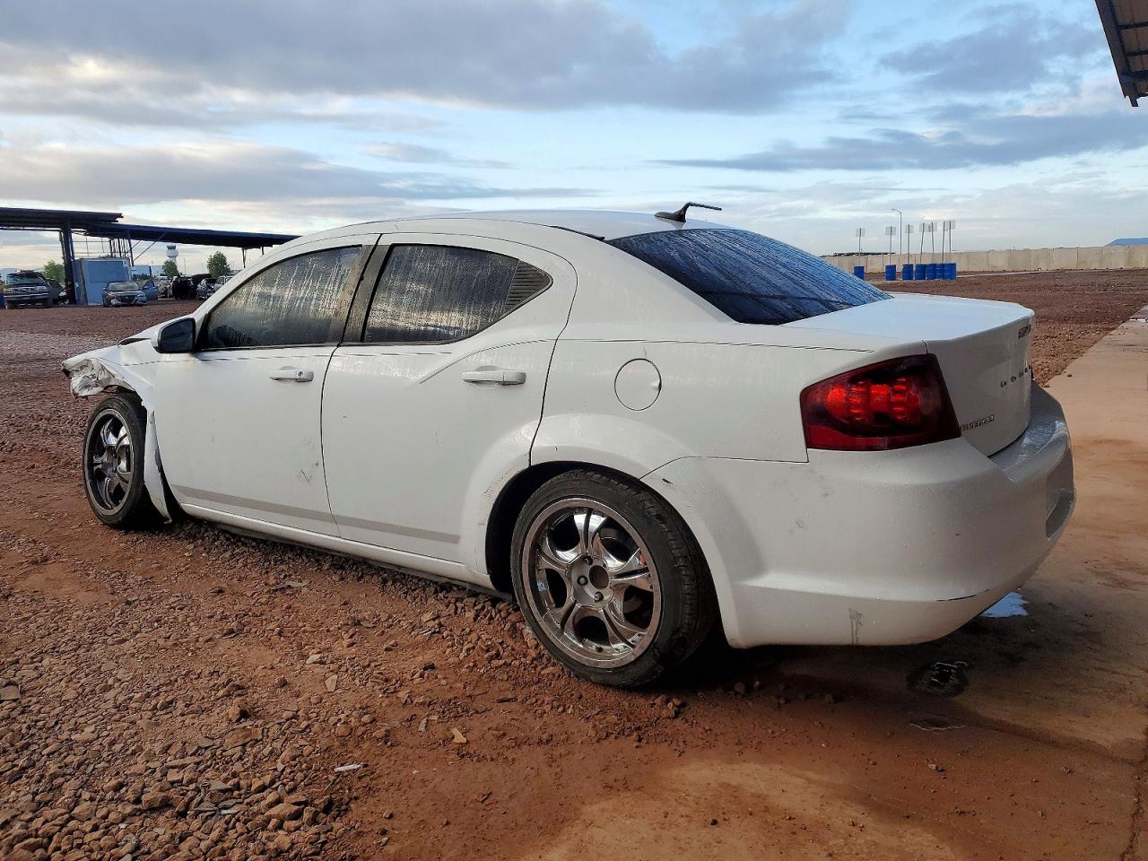 2013 DODGE AVENGER SXT photo 2