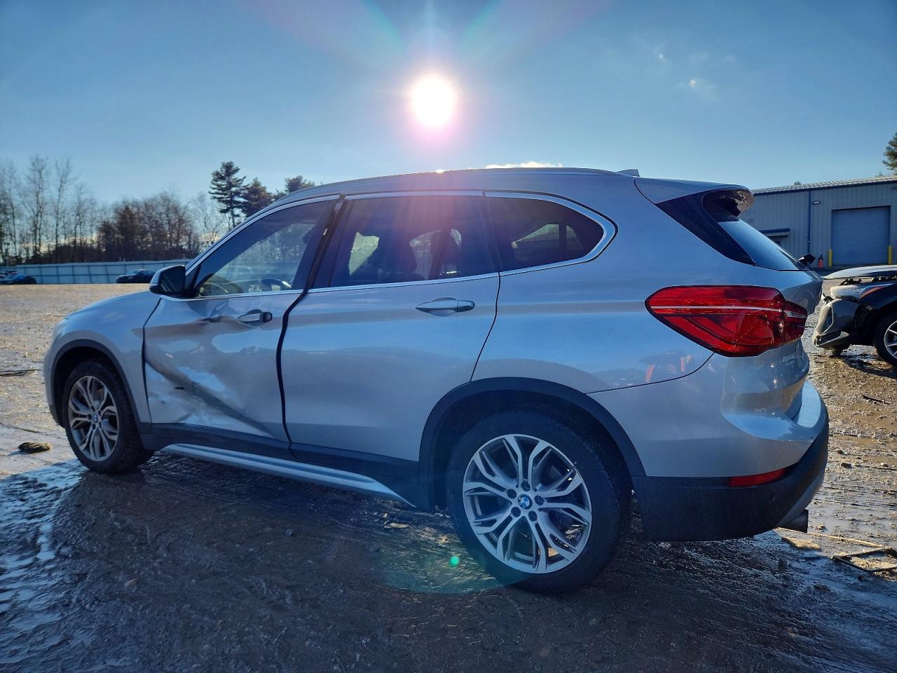 2016 BMW X1 XDRIVE28I photo 2