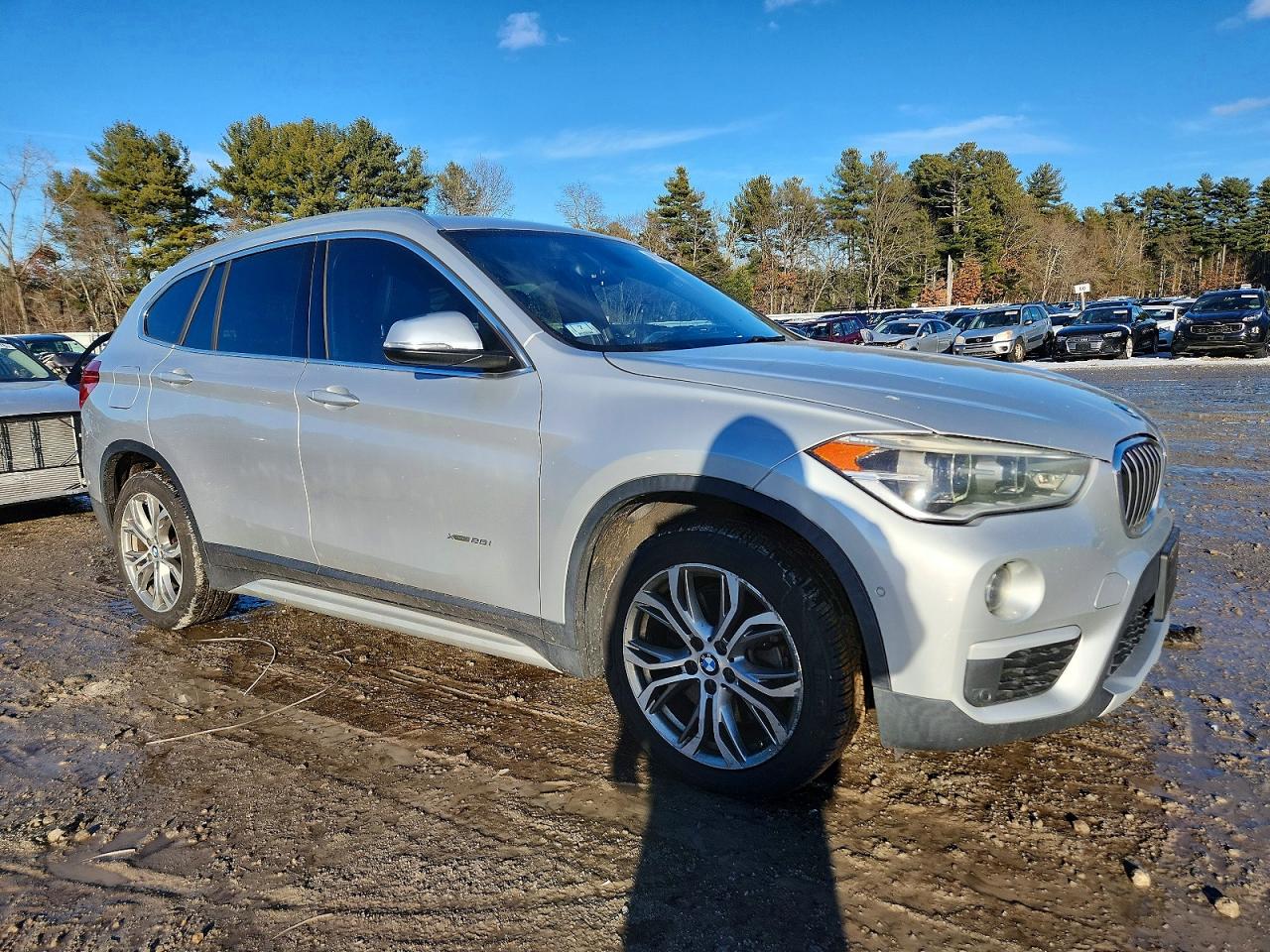 2016 BMW X1 XDRIVE28I photo 4