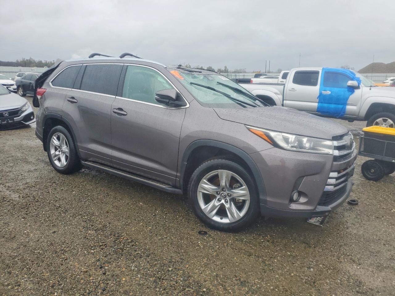 2017 TOYOTA HIGHLANDER LIMITED photo 4