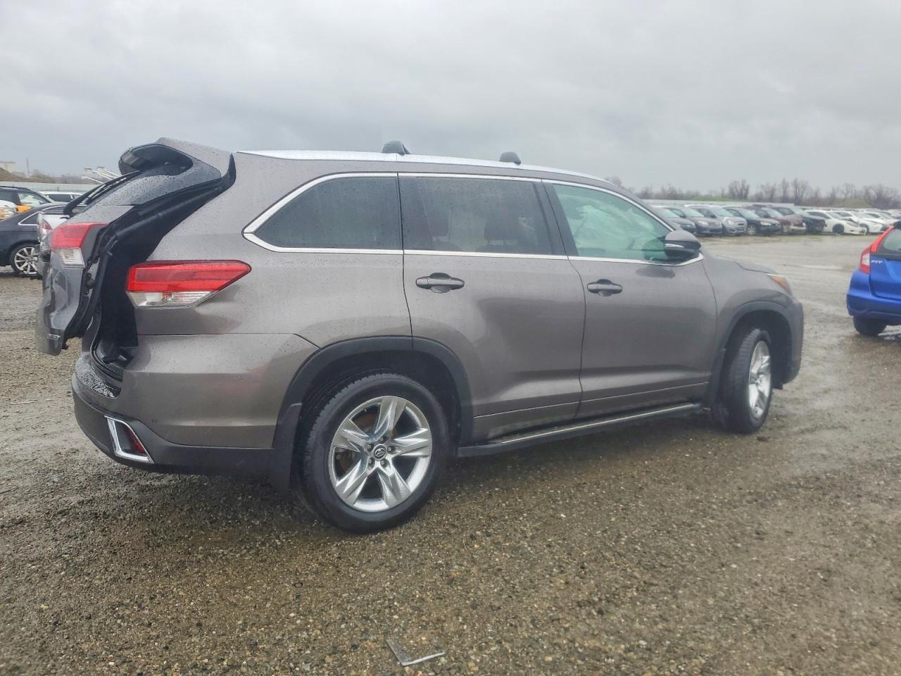 2017 TOYOTA HIGHLANDER LIMITED photo 3