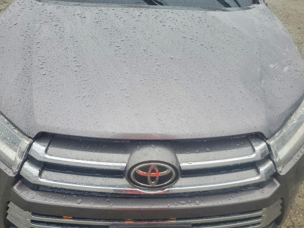 2017 TOYOTA HIGHLANDER LIMITED photo 12