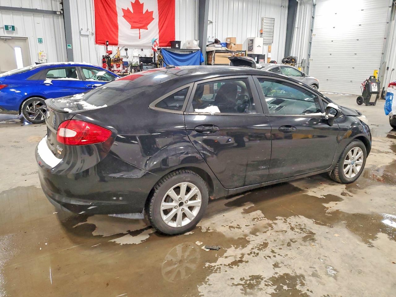 2011 FORD FIESTA SE photo 3