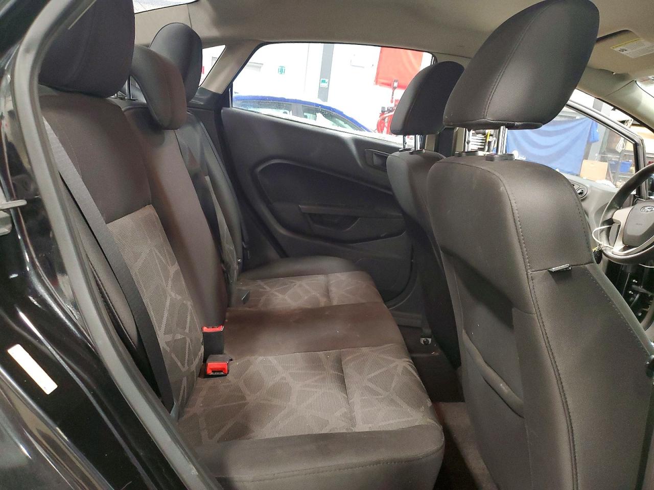2011 FORD FIESTA SE photo 10