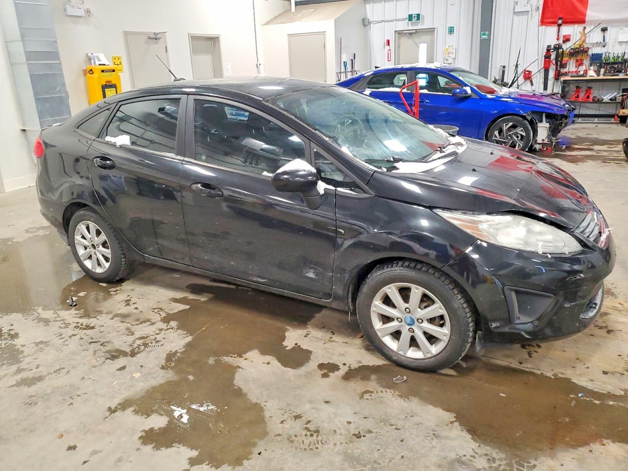 2011 FORD FIESTA SE photo 4